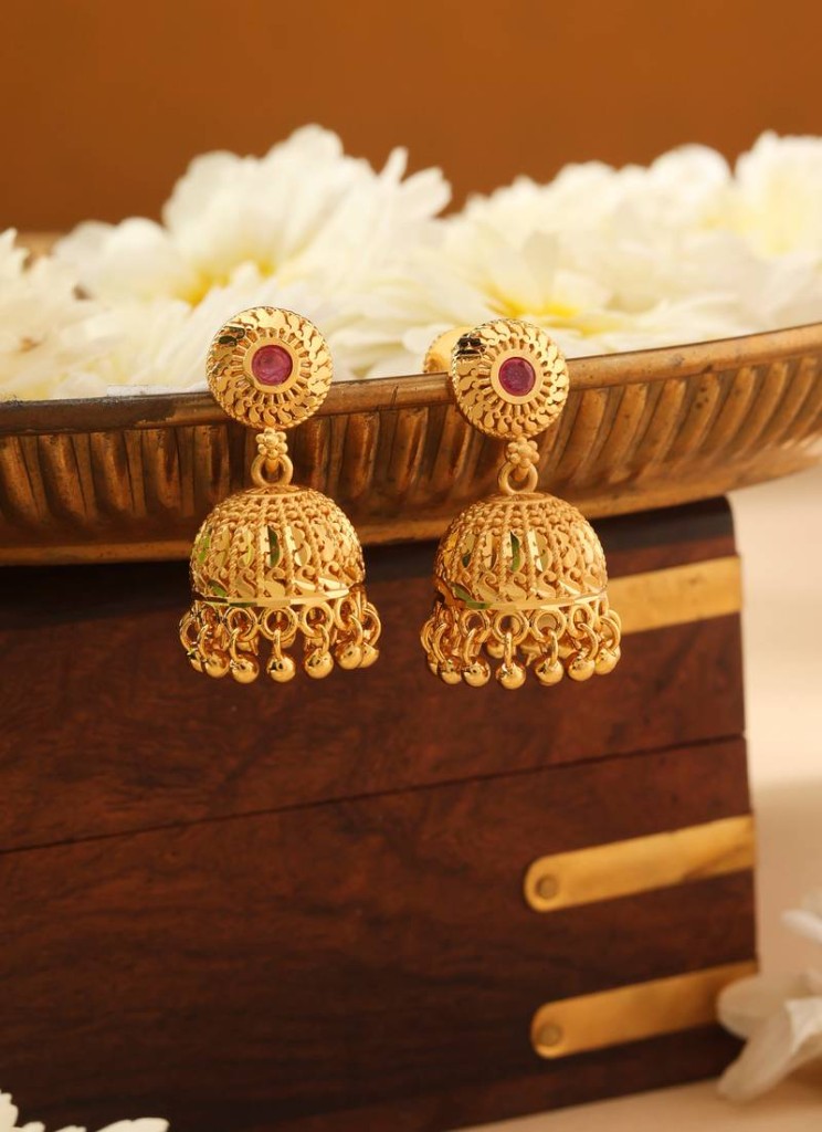 Temple jhumkas